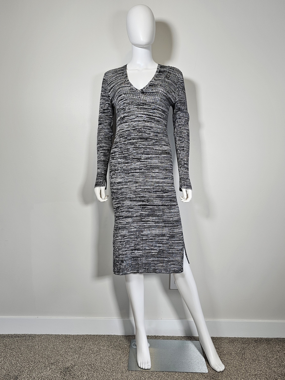 Part Two Gray & Black Speckled V-Neck Long Sleeve Knit Midi Dress Sz M